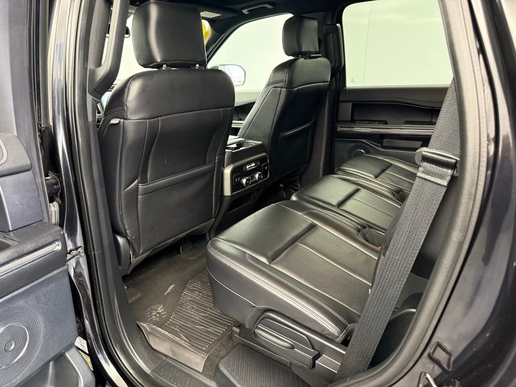 Used 2020 Ford Expedition XLT w/ Equipment Group 202A AWD/4WD image 46