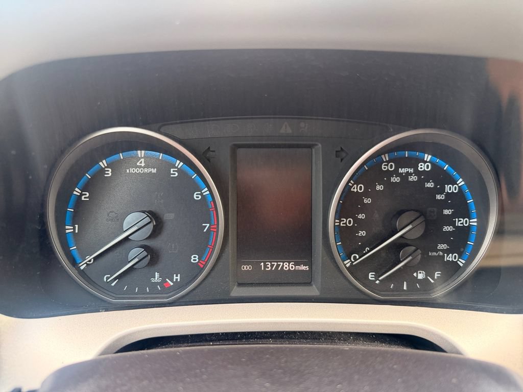 Used 2017 Toyota RAV4 XLE FWD image 21