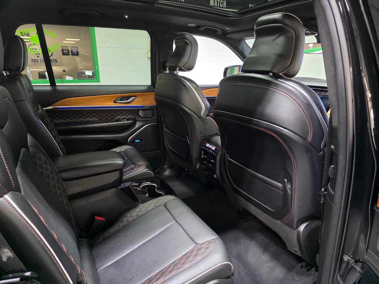 Used 2023 Jeep Grand Cherokee L Summit AWD/4WD image 25