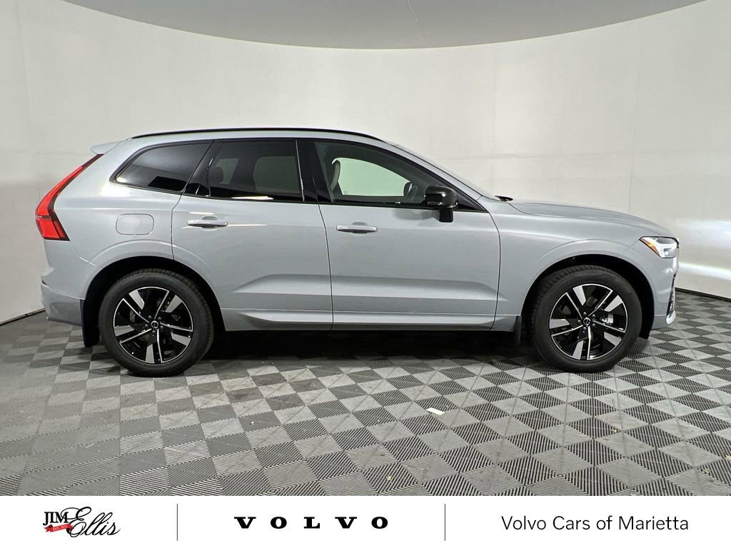 New 2026 Volvo XC60 B5 Core w/ Climate Package image 9