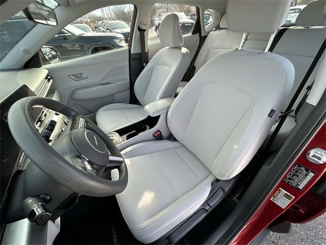 Used 2024 Hyundai Kona SE image 15