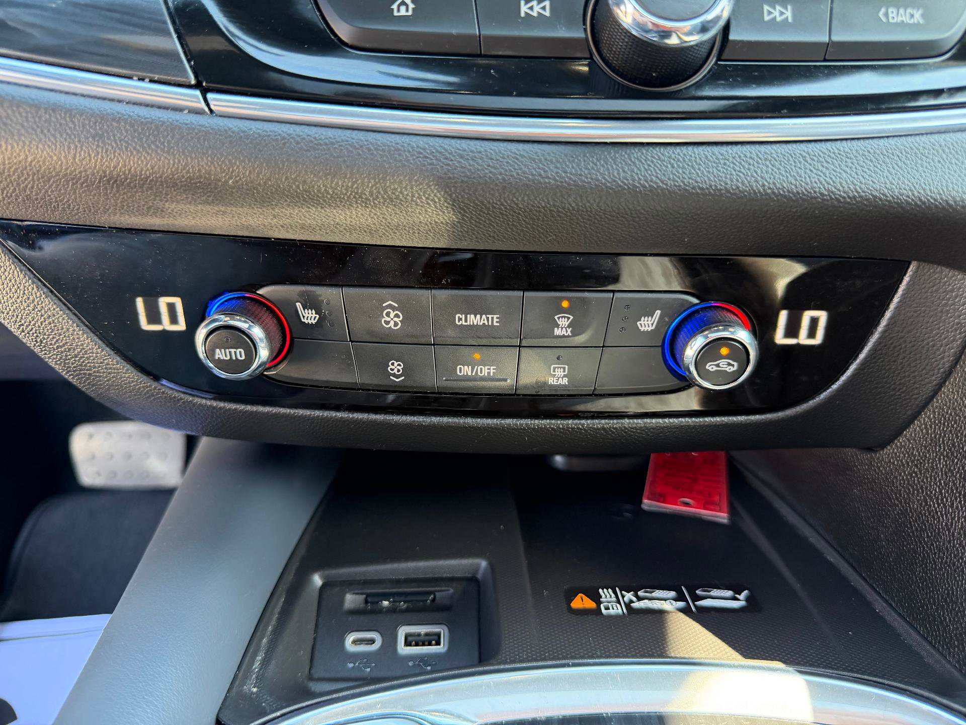 Certified 2024 Buick Enclave Essence w/ Experience Buick Package image 28