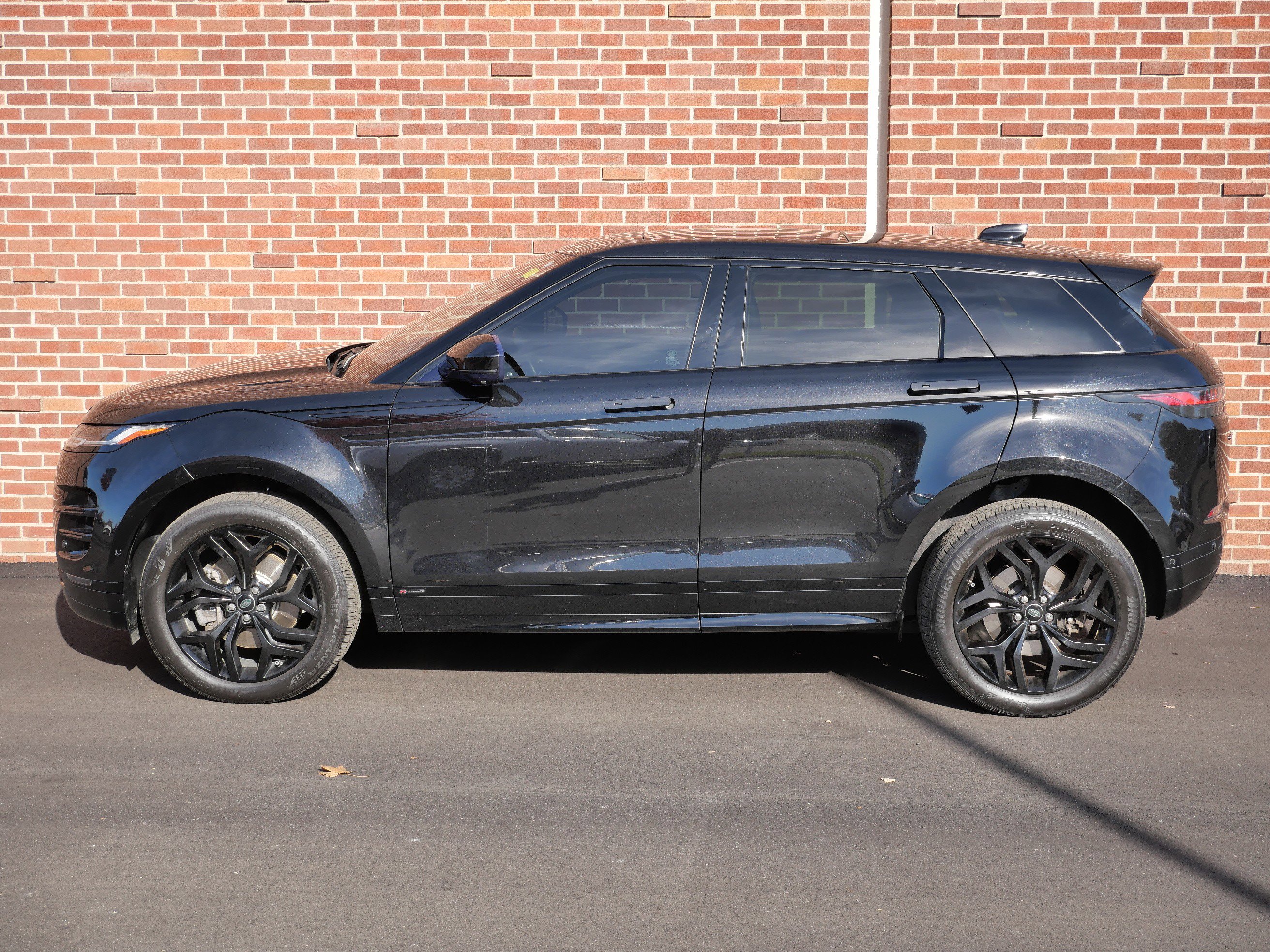 Used 2021 Land Rover Range Rover Evoque R-Dynamic HSE image 2