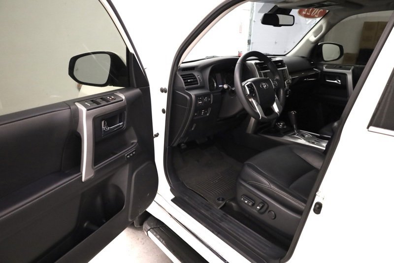 Used 2022 Toyota 4Runner Limited image 9