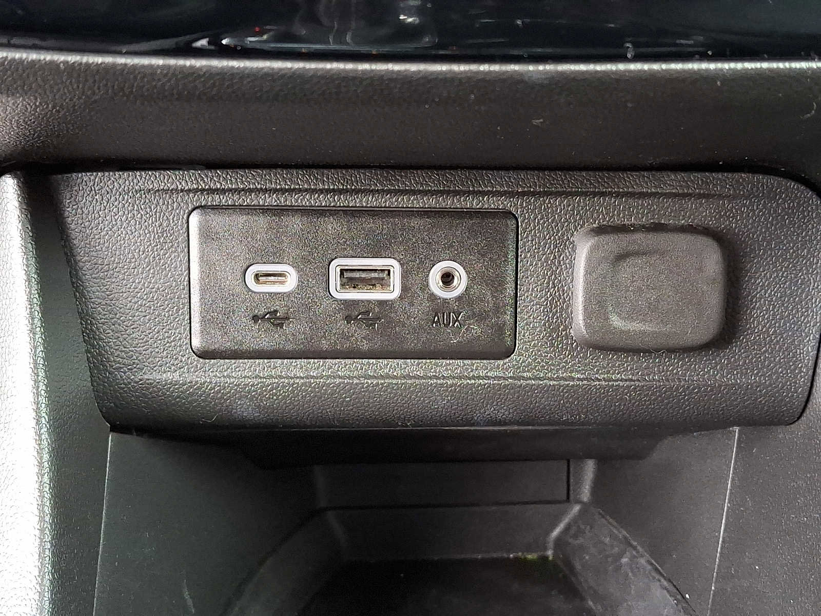 Certified 2023 Buick Encore GX Select w/ Experience Buick Package image 26