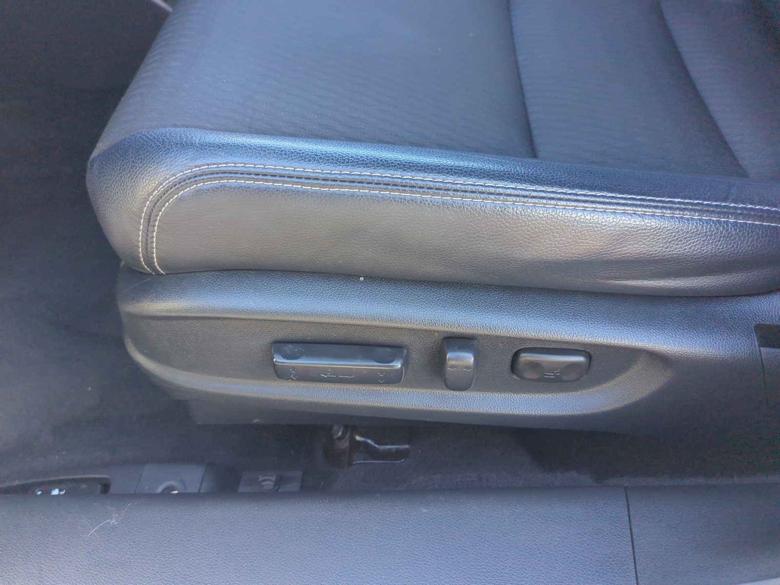 Used 2017 Honda Accord Sport image 14