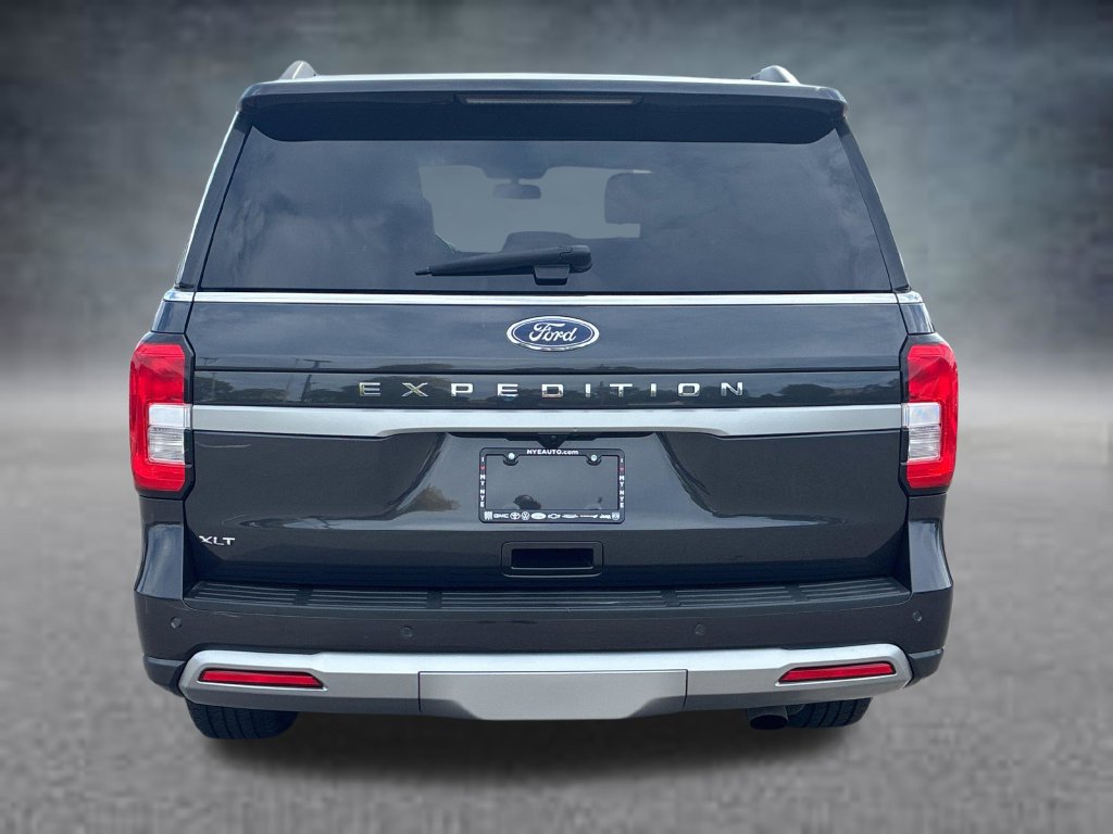 Used 2024 Ford Expedition XLT AWD/4WD image 4