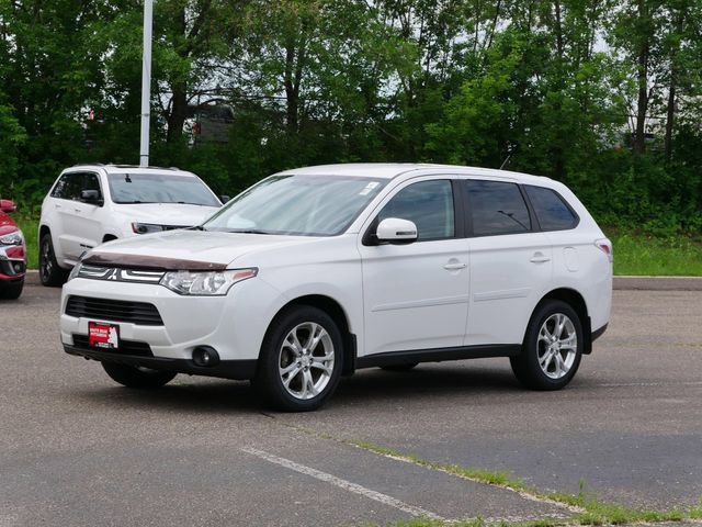 Used 2014 Mitsubishi Outlander SE AWD/4WD image 2