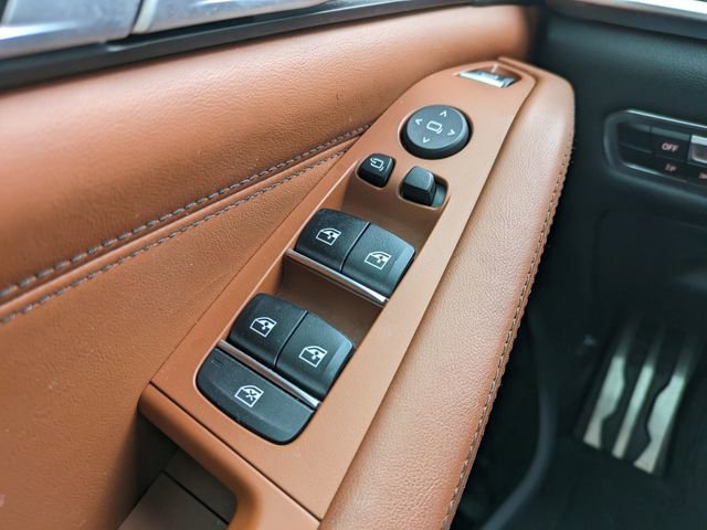 Used 2022 BMW X5 M50i w/ Executive Package image 23
