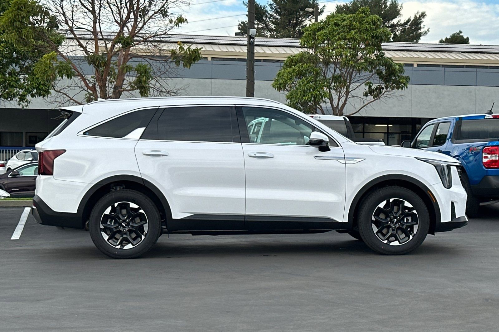 New 2026 Kia Sorento S w/ S Panoramic Sunroof Package image 3