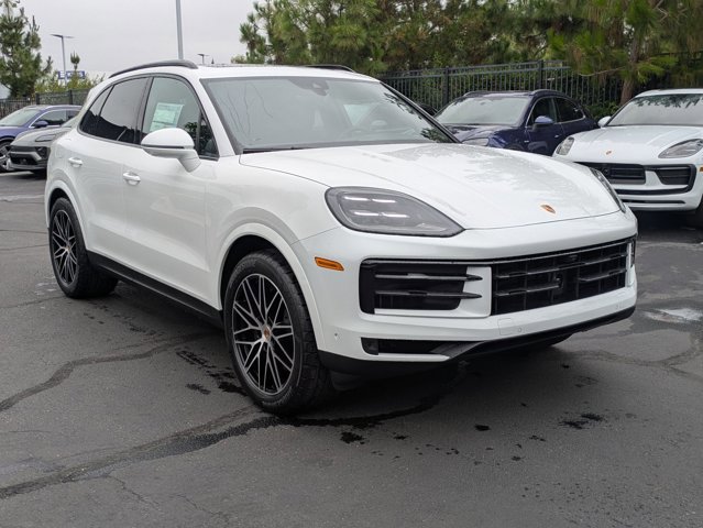 Certified 2025 Porsche Cayenne AWD/4WD image 7