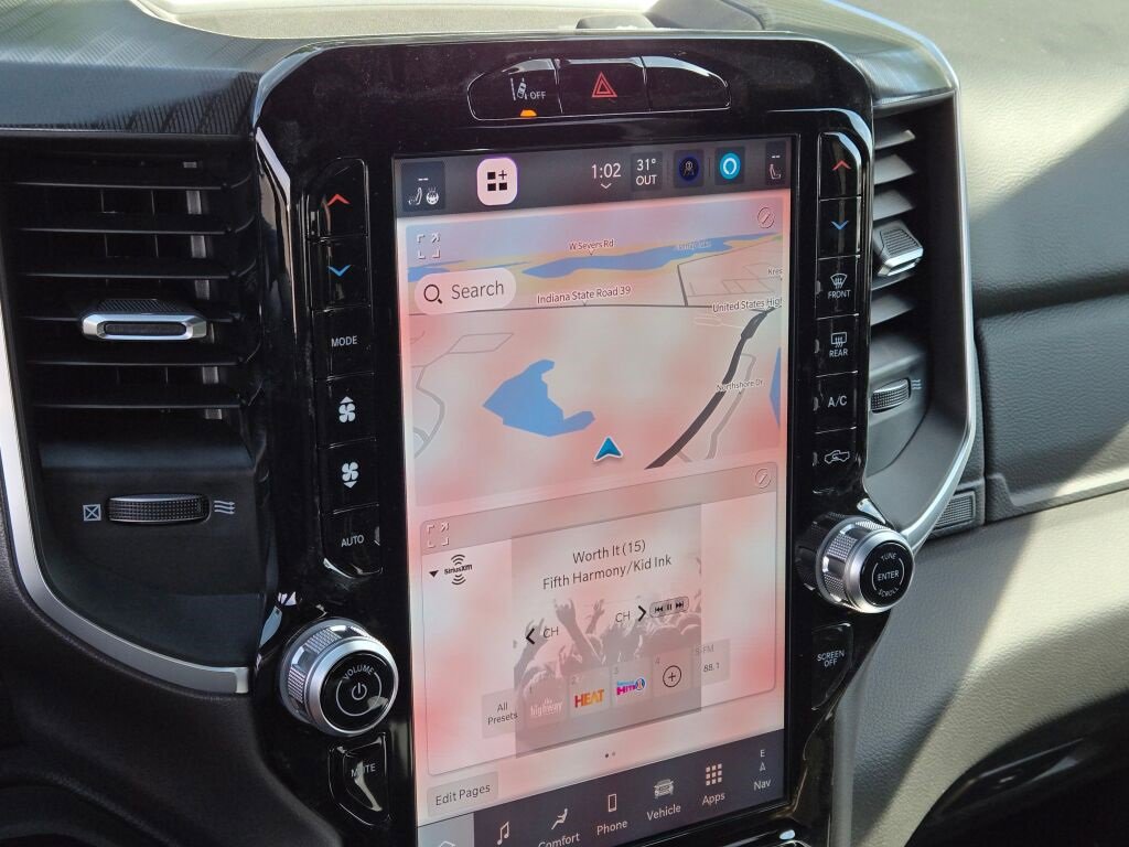 New 2026 RAM 1500 4x4 Crew Cab image 28