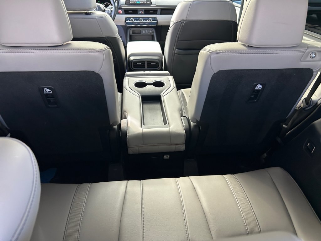 Certified 2025 Honda Pilot Touring image 24