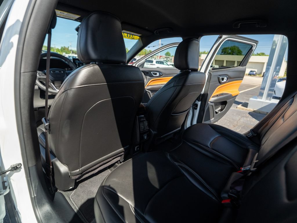 Used 2025 Jeep Compass Limited AWD/4WD image 15