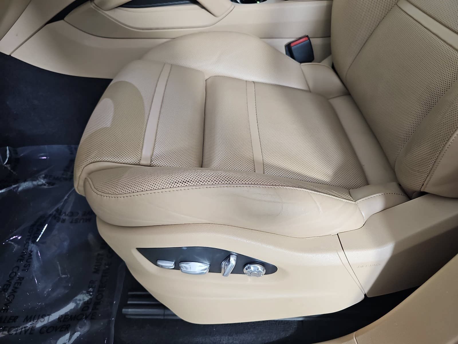Used 2019 Porsche Cayenne w/ Premium Plus Package AWD/4WD image 28