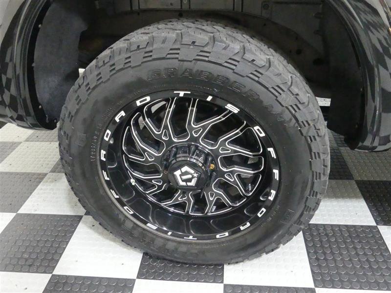 Used 2019 Nissan Titan PRO-4X image 15