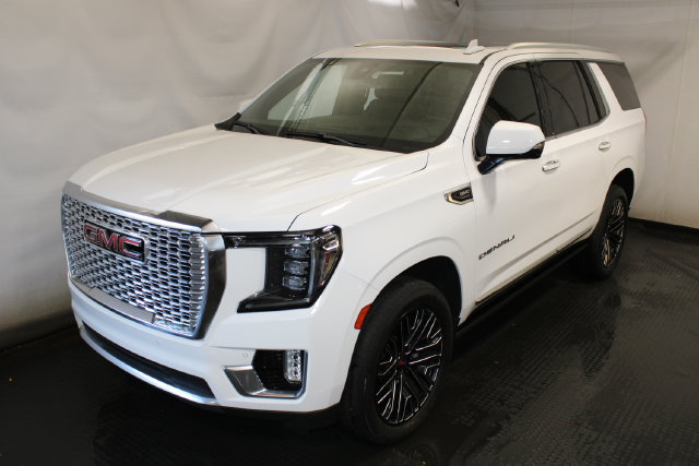 Used 2021 GMC Yukon Denali w/ Denali Premium Package AWD/4WD image 1