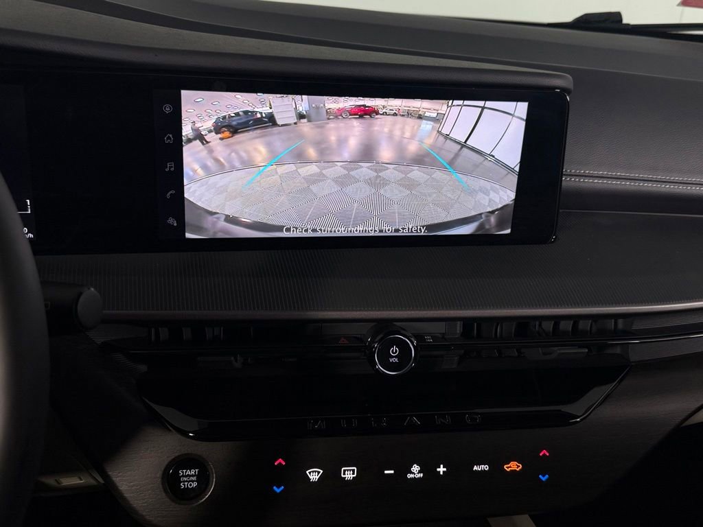 Used 2025 Nissan Murano SV AWD/4WD image 19