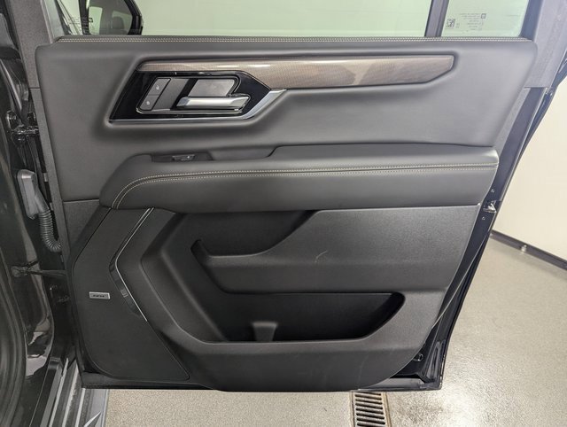 Used 2025 GMC Yukon XL Elevation image 21