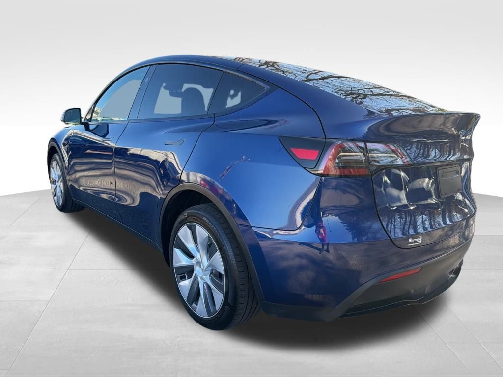 Used 2024 Tesla Model Y Long Range image 3