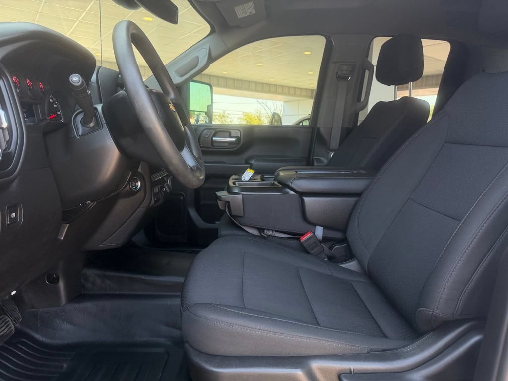 Used 2025 Chevrolet Silverado 2500 W/T AWD/4WD image 8