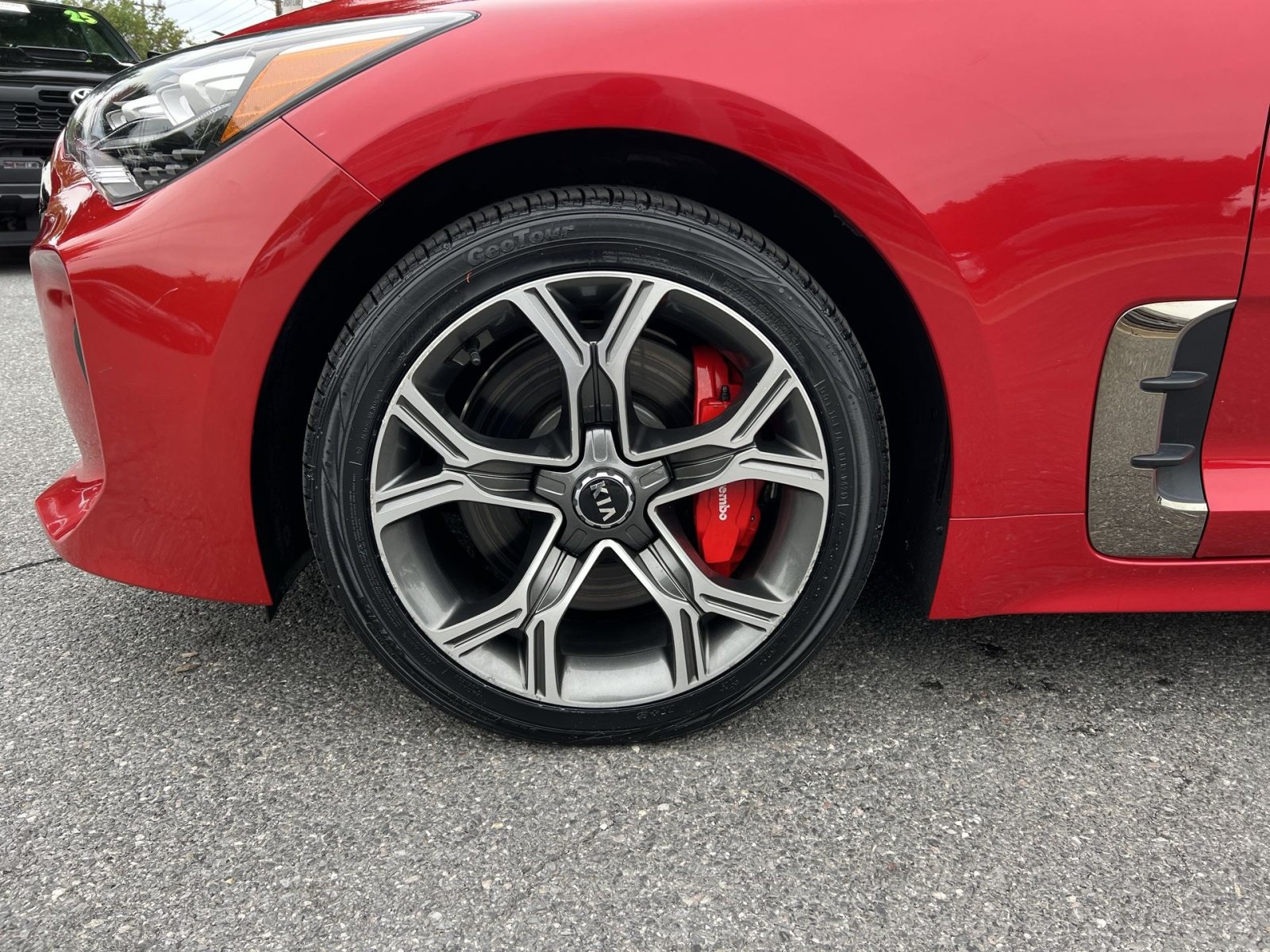 Used 2018 Kia Stinger GT2 AWD/4WD image 12