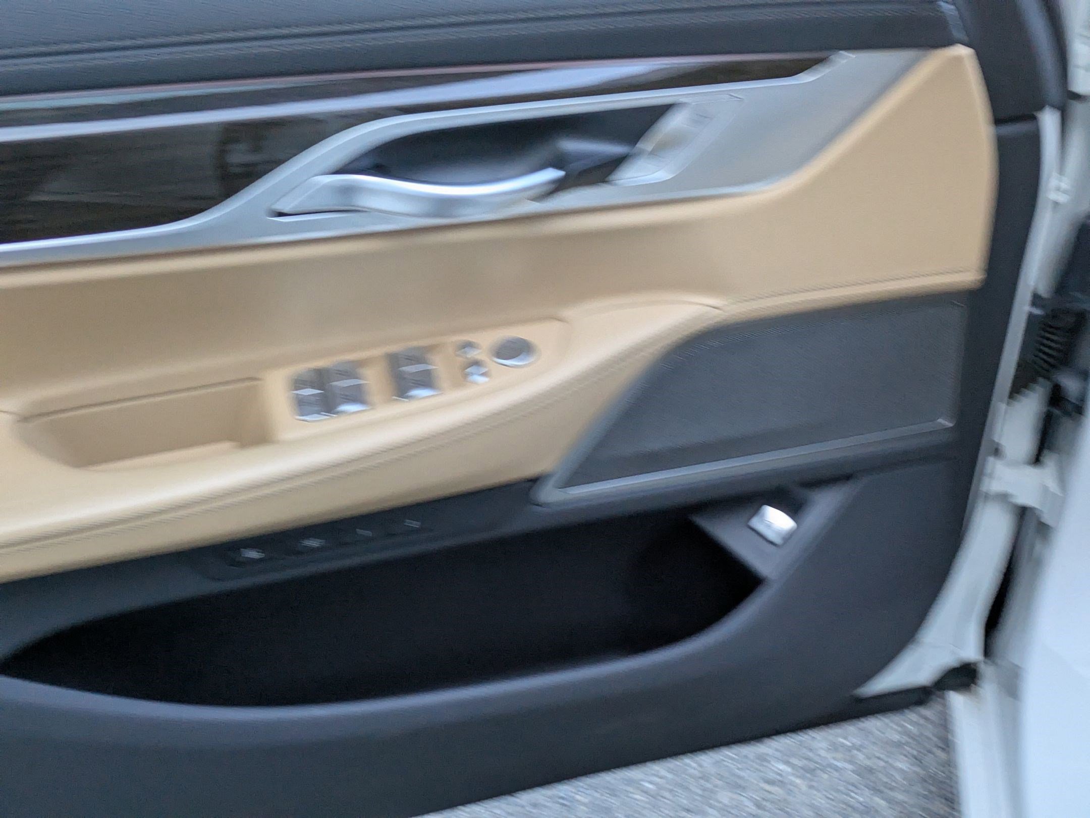 Used 2022 BMW 750i xDrive image 14