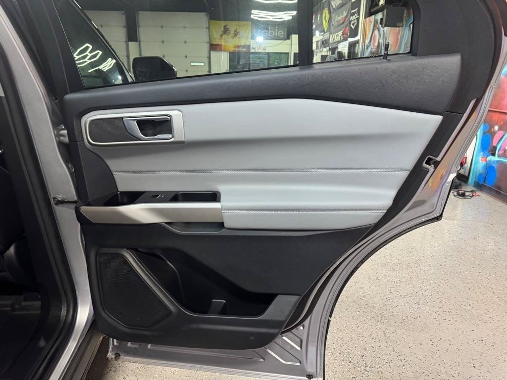 Used 2023 Ford Explorer XLT w/ Equipment Group 202A AWD/4WD image 16