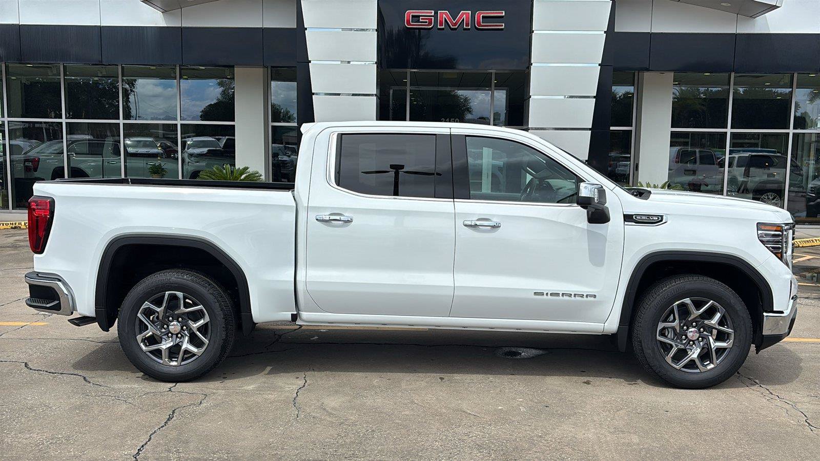 New 2026 GMC Sierra 1500 SLT RWD image 9