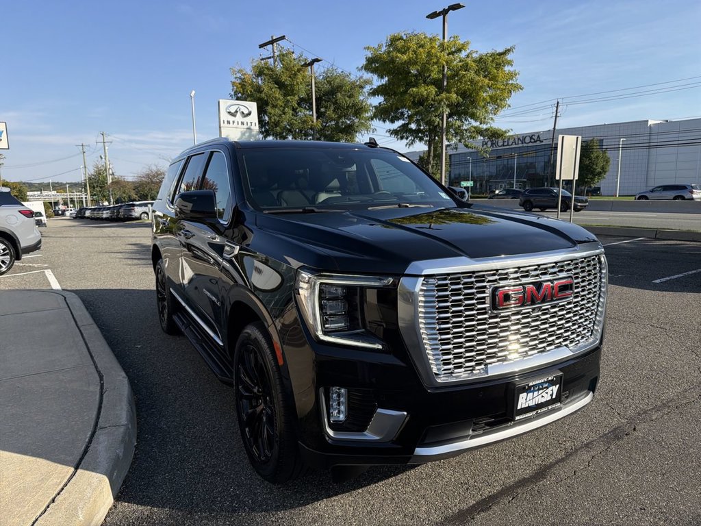 Used 2024 GMC Yukon Denali AWD/4WD image 2