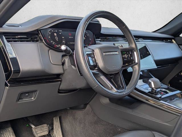 Used 2025 Land Rover Range Rover Sport SE AWD/4WD image 3