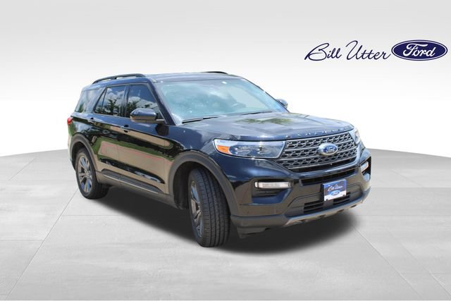 Used 2023 Ford Explorer XLT w/ Equipment Group 202A RWD image 3