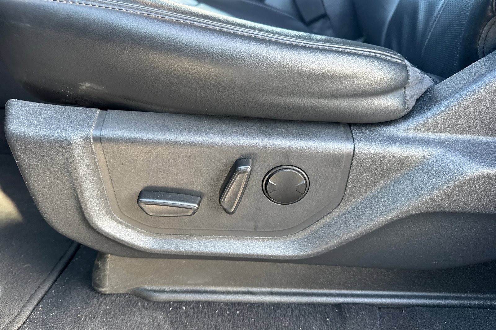 Used 2024 Ford Expedition XLT image 13