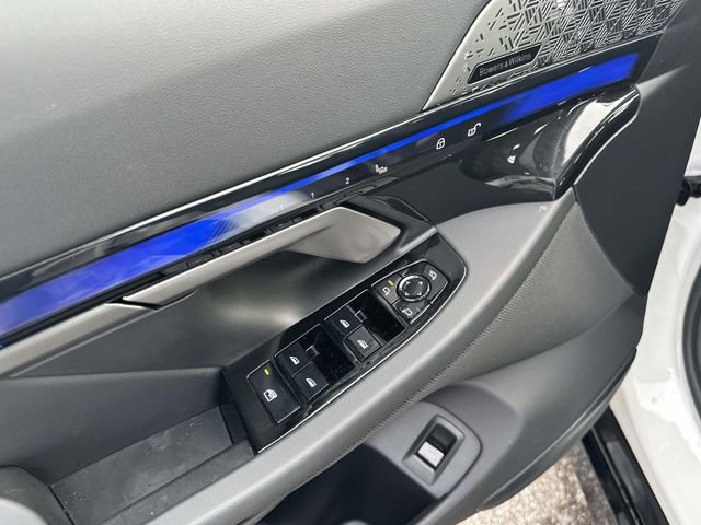 Used 2026 BMW 550e xDrive w/ Premium Package image 23