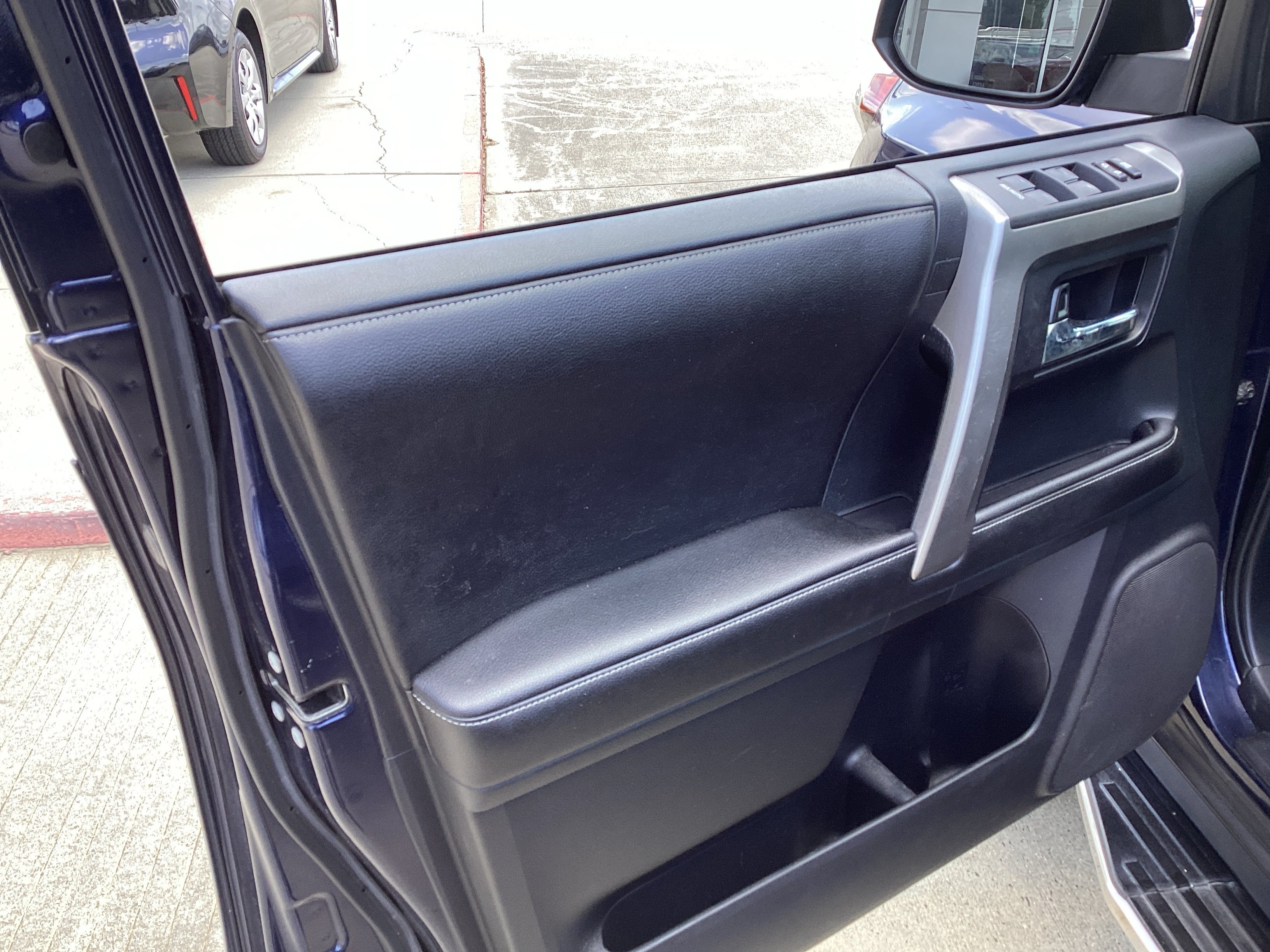 Used 2015 Toyota 4Runner SR5 Premium RWD image 16