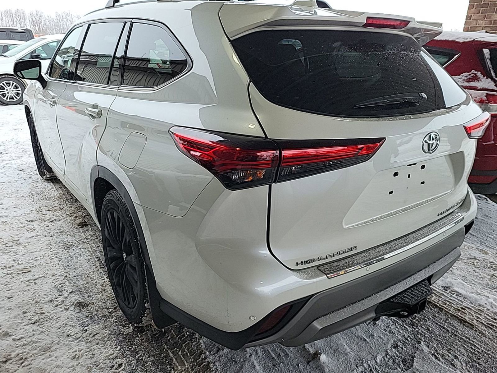 Used 2021 Toyota Highlander Platinum image 6