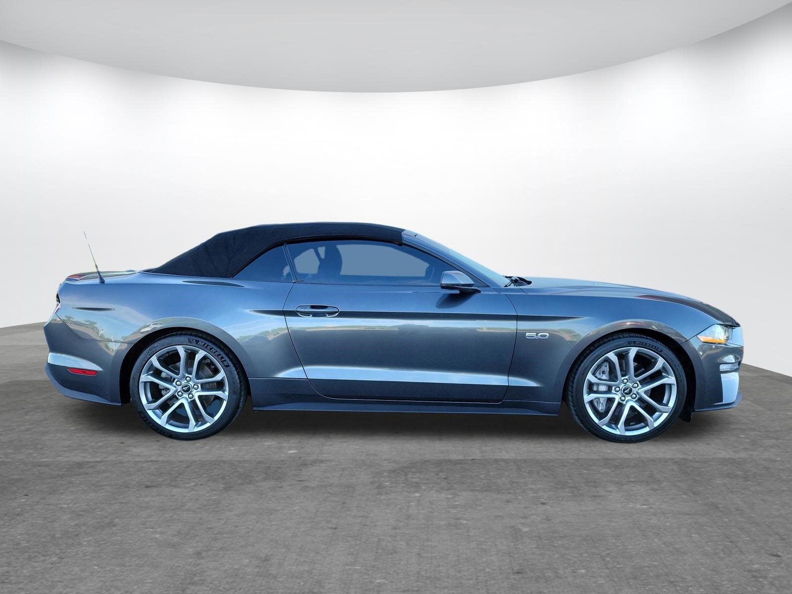 Used 2019 Ford Mustang GT Premium image 4
