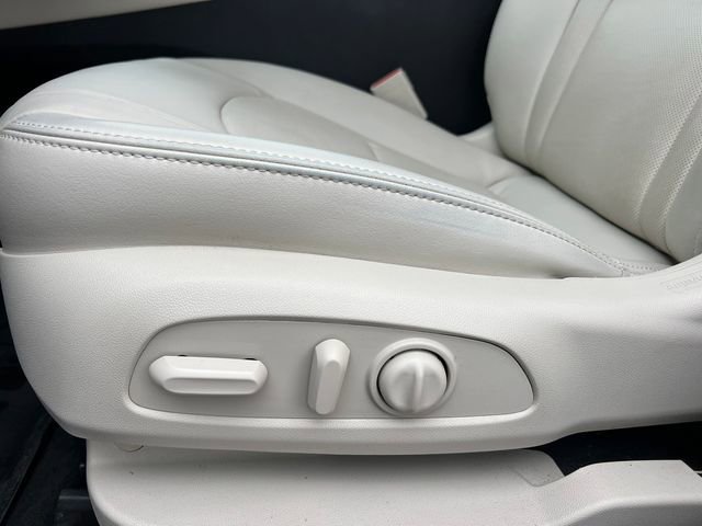 Used 2024 Buick Enclave Essence w/ Experience Buick Package AWD/4WD image 13
