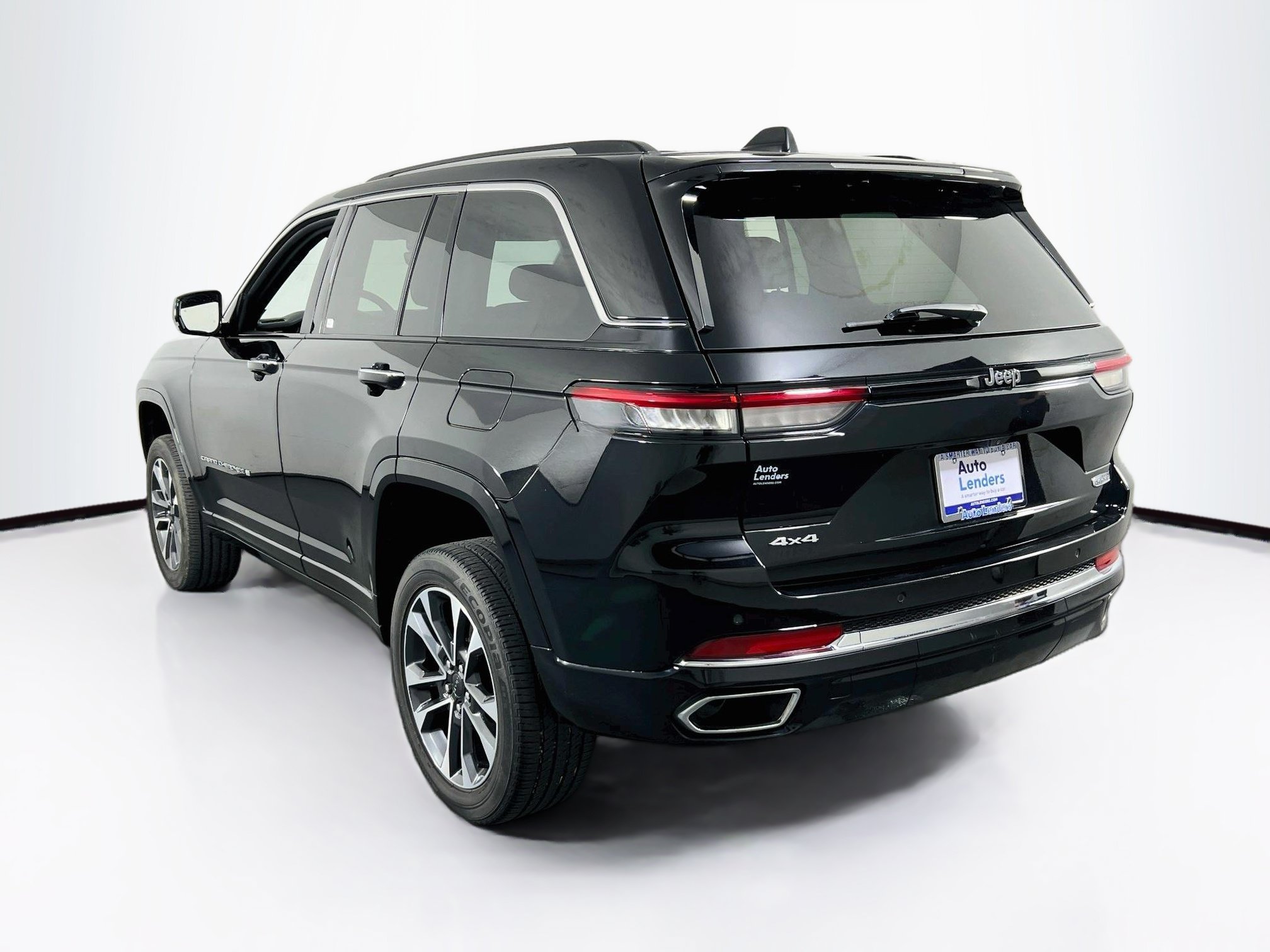 Used 2023 Jeep Grand Cherokee Overland AWD/4WD image 7