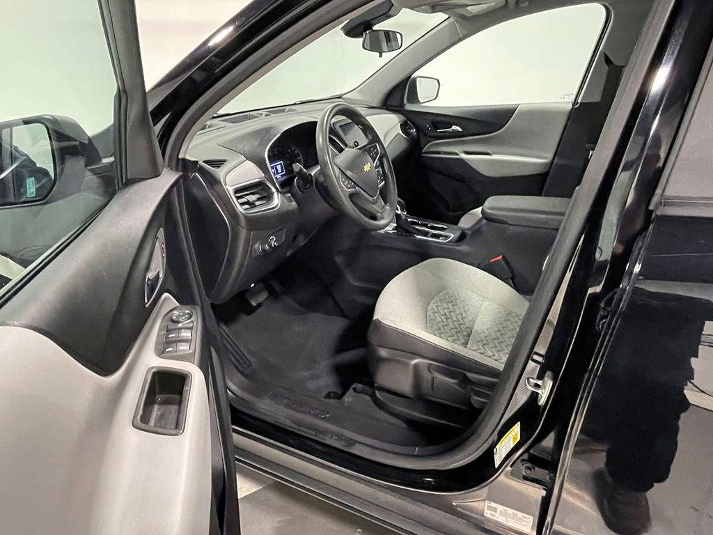 Used 2023 Chevrolet Equinox LS image 18