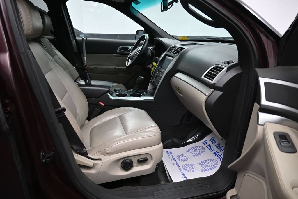 Used 2011 Ford Explorer XLT w/ 202A Rapid Spec Order Code AWD/4WD image 19