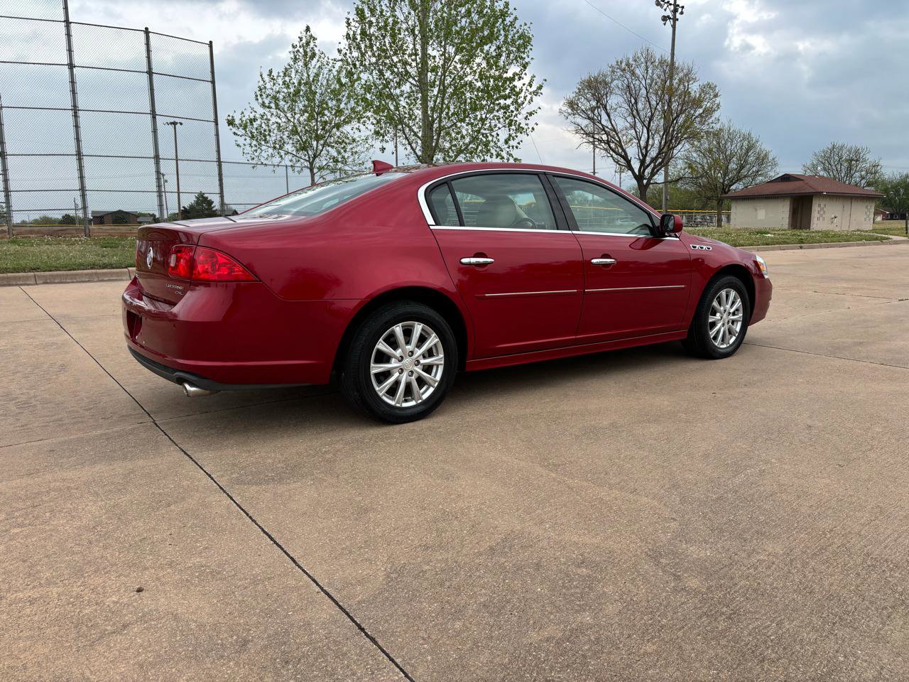 Used 2011 Buick Lucerne CXL w/ Driver Confidence Package FWD image 22