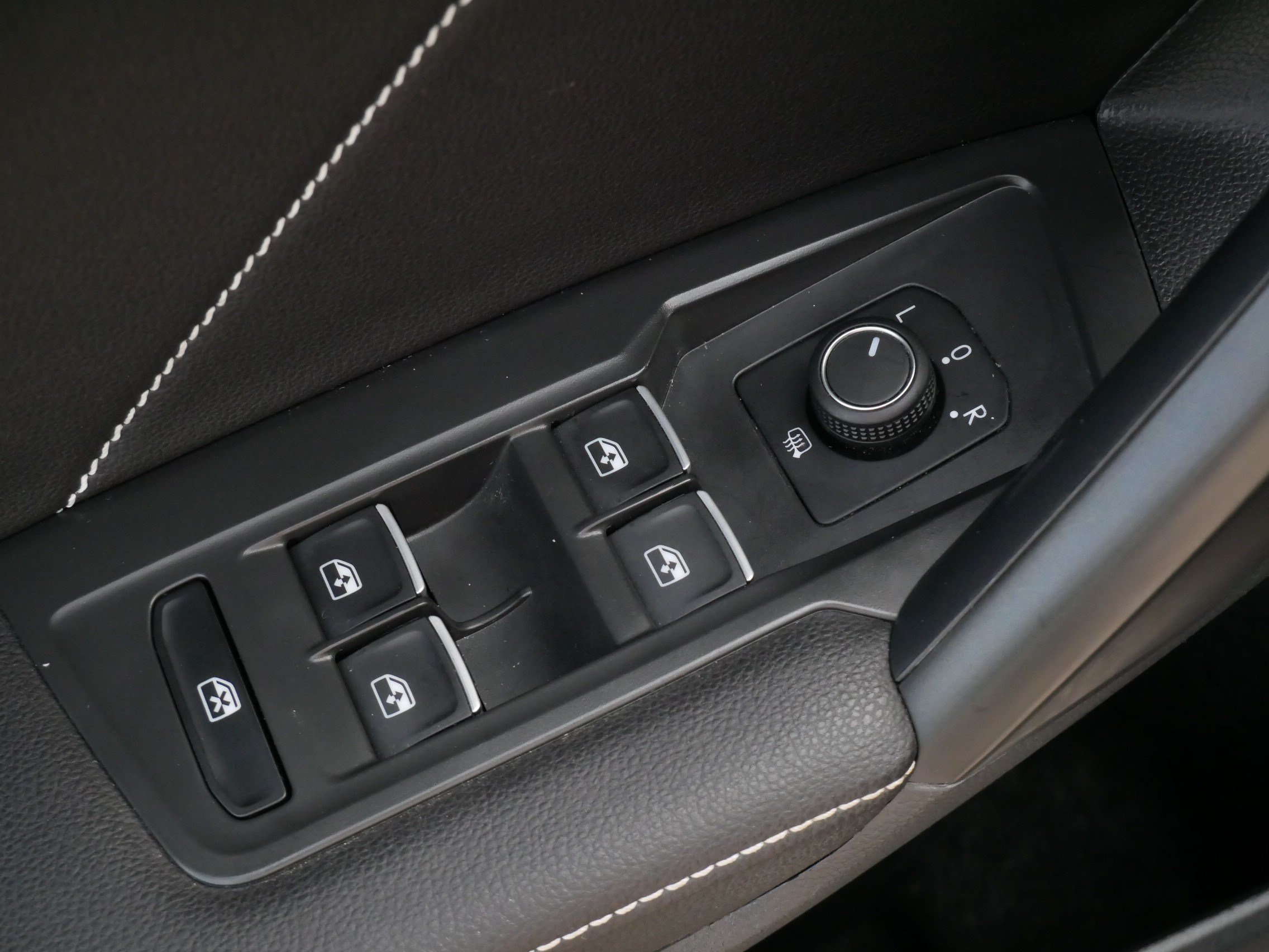 Certified 2023 Volkswagen Tiguan SE AWD/4WD image 19