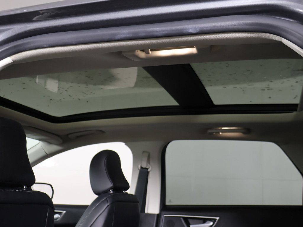 Used 2022 Ford Edge SEL w/ Convenience Package image 16