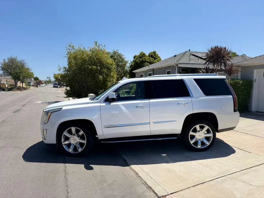 Used 2020 Cadillac Escalade Luxury RWD image 21