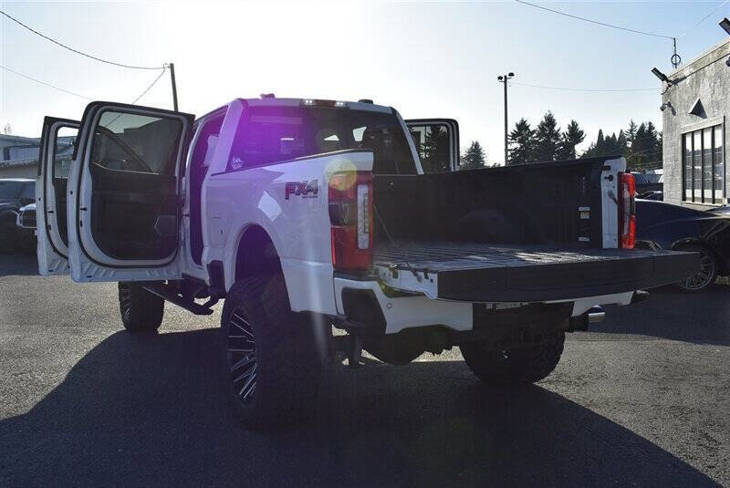 Used 2024 Ford F350 Platinum image 34