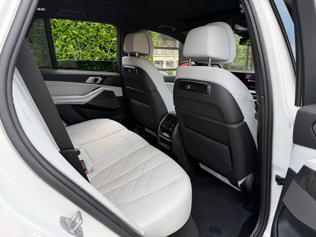 Used 2025 BMW X5 xDrive40i AWD/4WD image 39