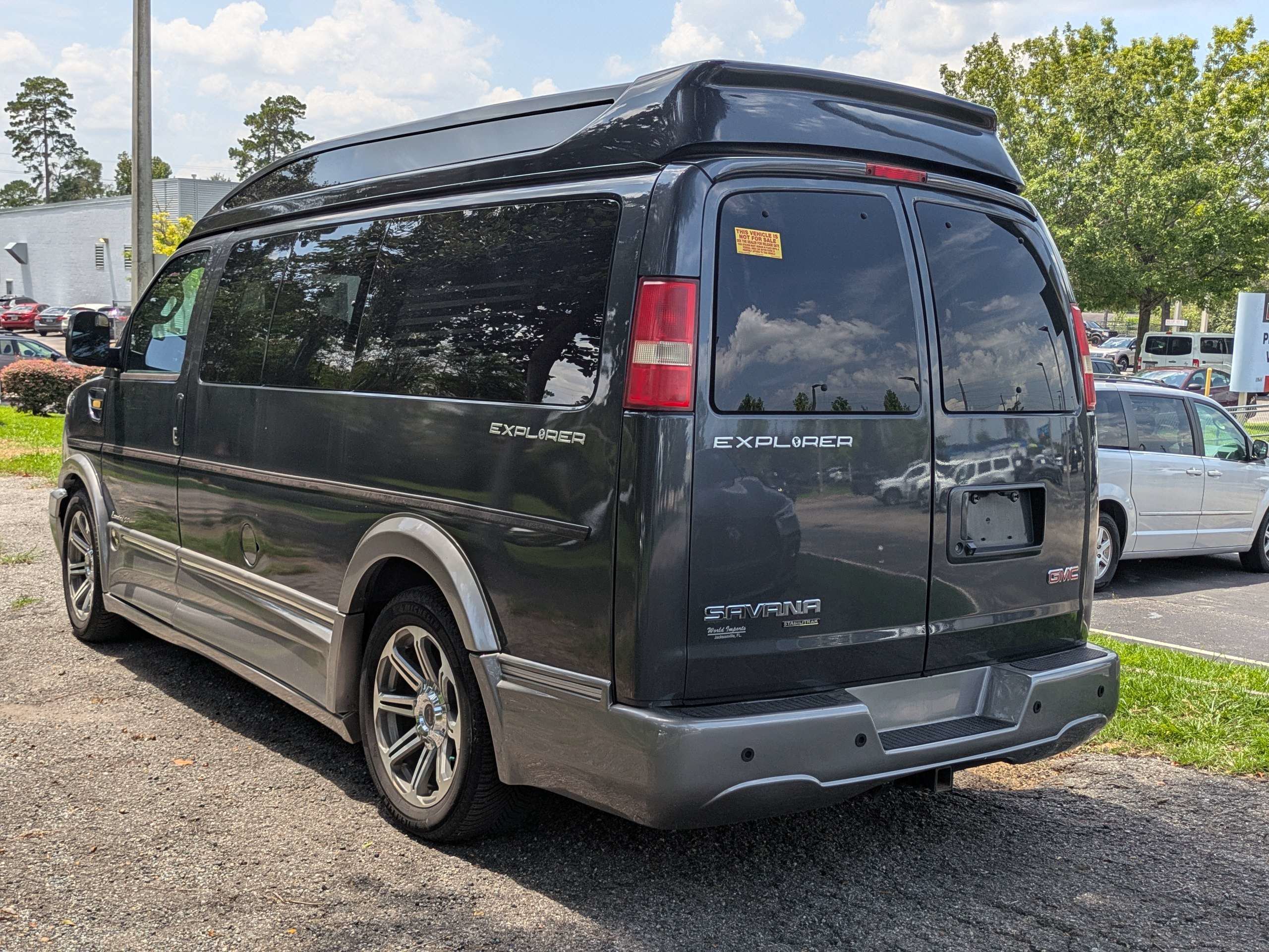 Used 2016 GMC Savana 2500 RWD image 4