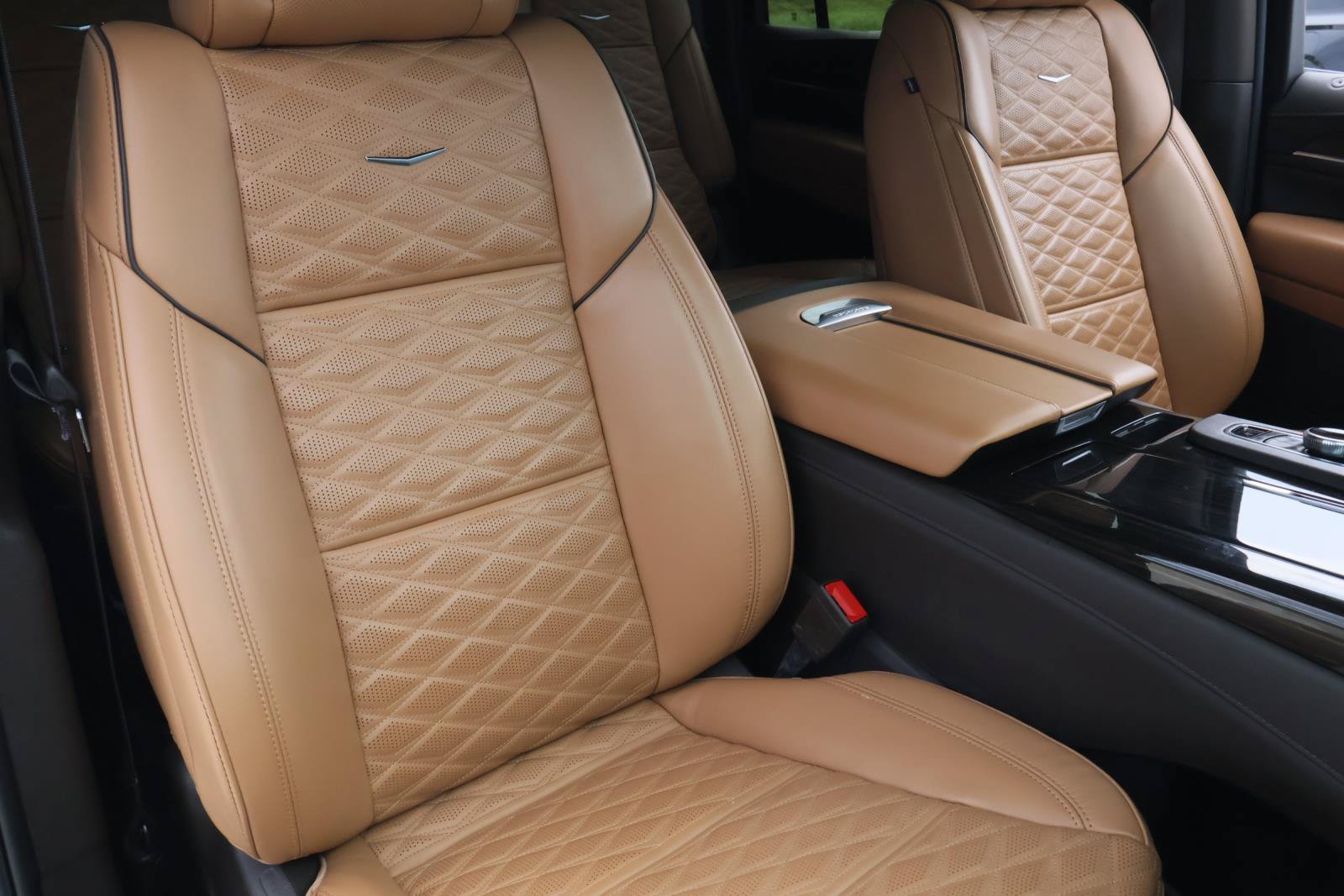 Certified 2024 Cadillac Escalade ESV Premium Luxury RWD image 23
