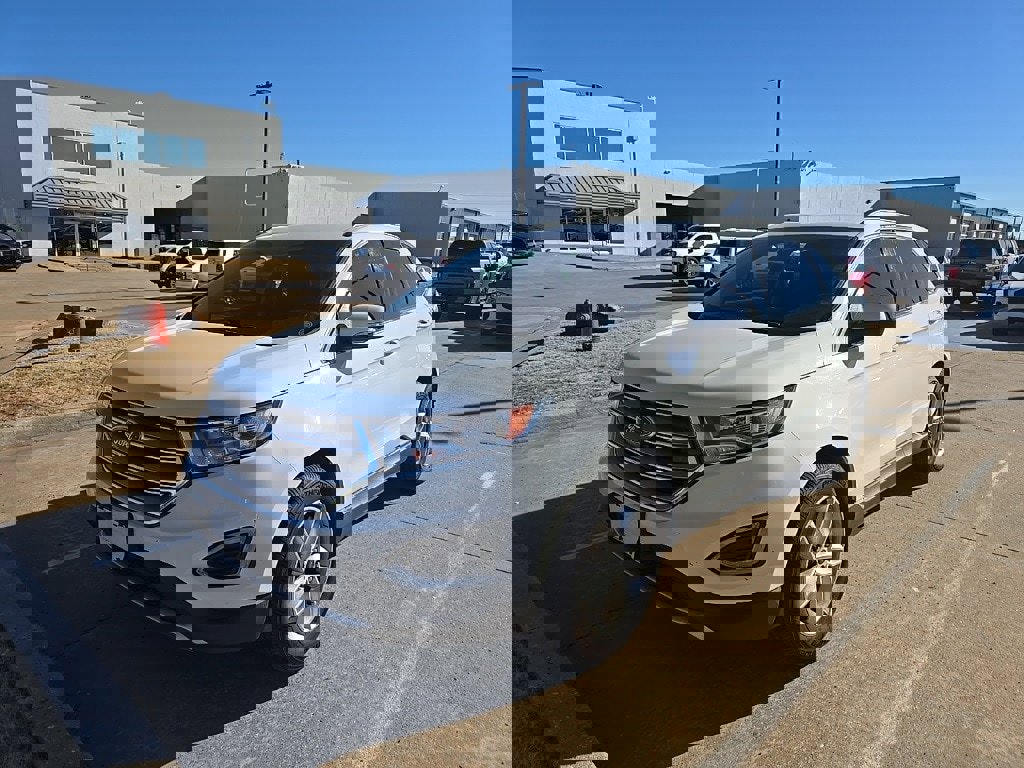 Used 2016 Ford Edge SEL w/ Equipment Group 201A image 3